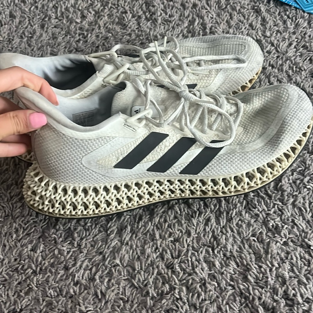 Adidas white sneaker 4DFWD